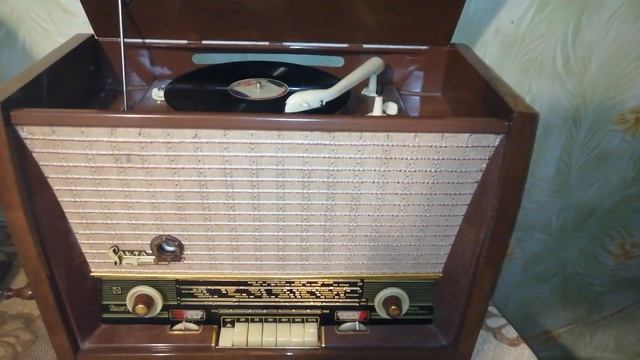 "Гавайский вальс" и радиола "Сакта" смотреть онлайн