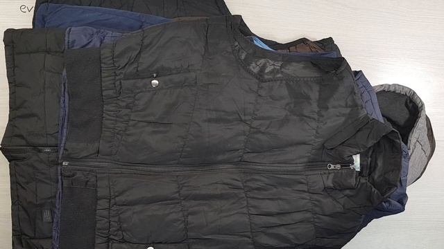 05999 Bodywarmers (Безрукавки м/ж ) №1 20,00кг 6,80€ за кг 52ед смотреть онлайн