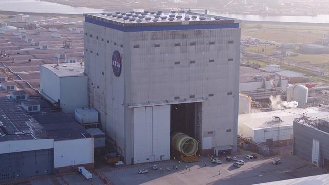 NASA Michoud Assembly Facility - SLS core stage and Orion spacecraft pressure vessel manufacturing смотреть онлайн