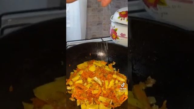 ПЕЛЬМЕНИ НА СКОВОРОДЕ смотреть онлайн