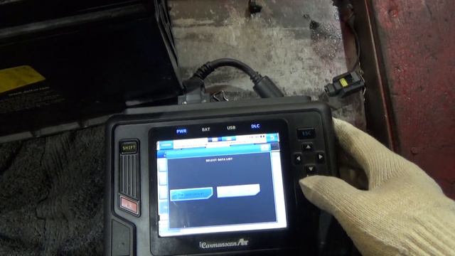 Проверка давления масла в двигателе D4CB G073286 смотреть онлайн