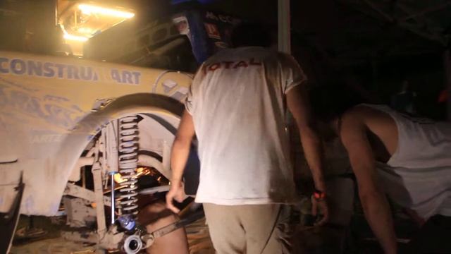 Foton Motor - Mechanical repairs 2 during Dakar 2015 смотреть онлайн