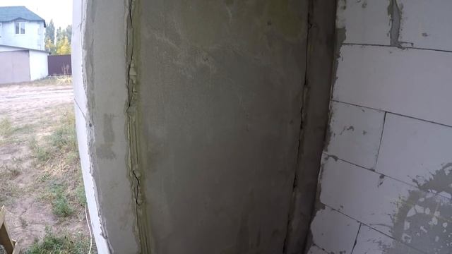 Чем ШТУКАТУРИТЬ ГАЗОБЛОК?! | Цементной или гипсовой ШТУКАТУРКОЙ?! смотреть онлайн