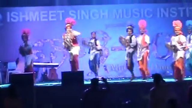 HARSHDEEP KAUR SIDHU BHANGRA at ANNUAL FUNCTION at ISHMEET SINGH MUSIC ACCEDMY Ludhiana смотреть онлайн