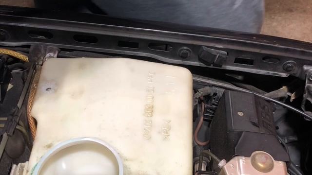 Windshield Washer Pump Replacement 1994 Mercedes C280 W202