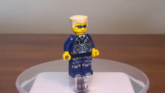 Лего Ультра Агенты Секретный патруль агентов 70169 Обзор | Lego Ultra Agents Stealth Patrol смотреть онлайн