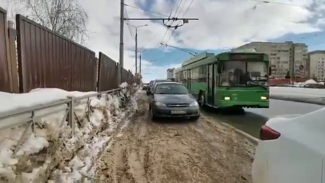 Троллейбус ТролЗаОптима 5275.03 №2360 м.12 на ул.Фучика + гонка троллейбуса Vs 2 автобусов. Казань смотреть онлайн