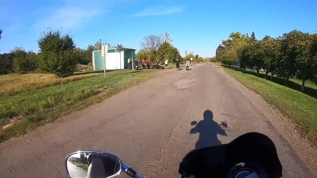 ? ПЕРВЫЙ РАЗ НА СПОРТБАЙКЕ! ПРИЕХАЛИ МОТОБРАТЬЯ С СОСЕДНЕЙ ОБЛАСТИ! ПОКАТУШКА НА МОТОЦИКЛАХ ТОЛПОЙ! смотреть онлайн