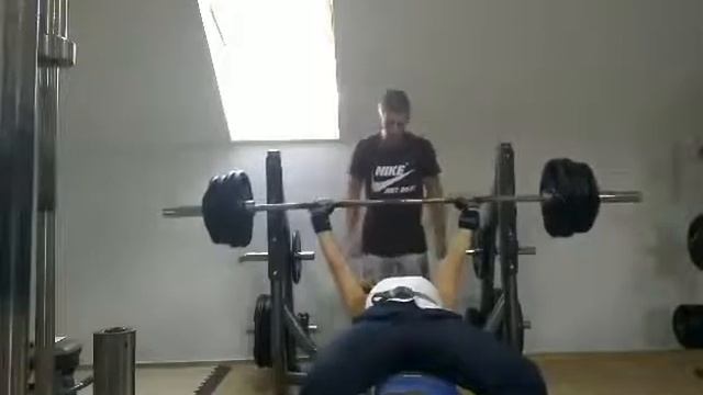 Жим штанги 95 кг. Артем Харитонов. смотреть онлайн