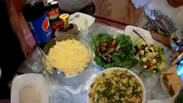 СЫРОЕ МЯСО И ПАСТА ИЗ ТУХЛОЙ РЫБЫ ПО ЛАОССКИ?? смотреть онлайн