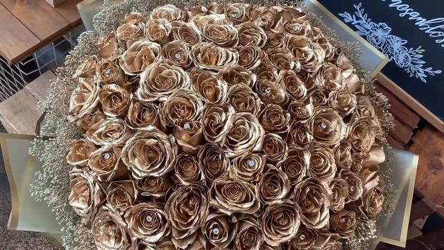 Giant Bouquet , Rose Gold !! Shesan Blossom florist Surabaya смотреть онлайн