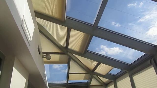 Плиссе в зимнем саду - шторы с электроприводами SOMFY 24V смотреть онлайн