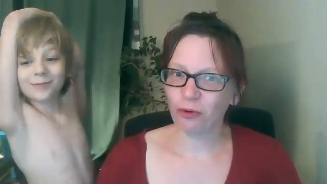 You Gotta See This! Mom and Son Cross-Promote! Family LOVE!! смотреть онлайн