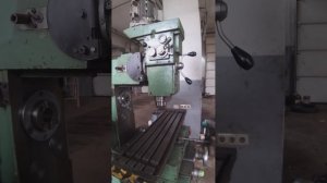 широкоуниверсальный фрезерный станок 6Т80ш