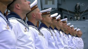 По стопам дедов и отцов служить в российский Военно-морской флот идут сыновья и внуки