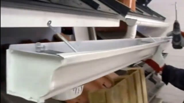 Монтаж водосточного желоба на скрытые кронштейны (АЛЬТЕРстрим) смотреть онлайн