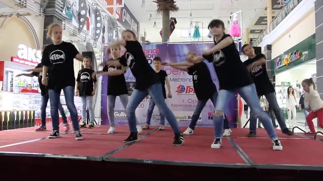 Funky-Fish Dance Studio | hip-hop Kids (средние) смотреть онлайн
