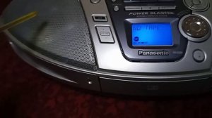 PANASONIC RX-ES29. Чистка области где находится динамик музыкального центра. Один из пособов.