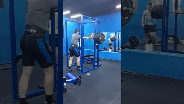 Глубокий фронтальный тяжелоатлетический присед в день ВПДЕ (рекордный подход)) смотреть онлайн