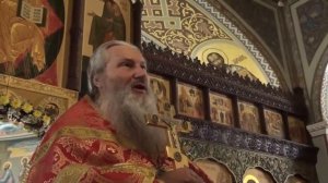 Раздача артоса  в храме Христа Спасителя Алматы