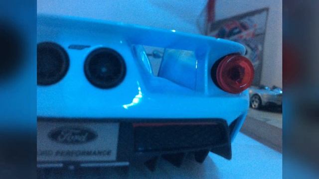 1/18 Scale 1966 Ford GT-40 and 2017 Ford GT смотреть онлайн