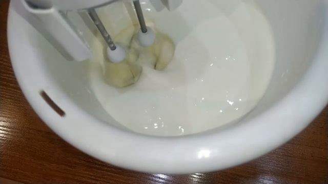 Взбитые сливки, которые получаются всегда!!! Крем для торта!!! смотреть онлайн