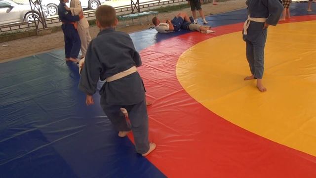 Мельничук Артем и Кушнирук Святослав.. Перевод в партер. Летние сборы. База "Шурави" 7 июля 2016. смотреть онлайн