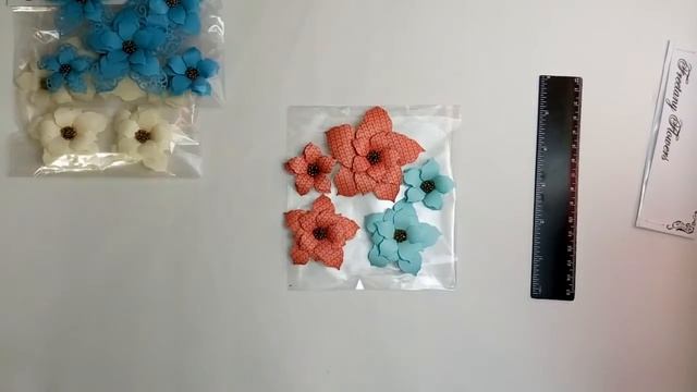 Новогодняя открытка с цветком от Freetany Flowers смотреть онлайн