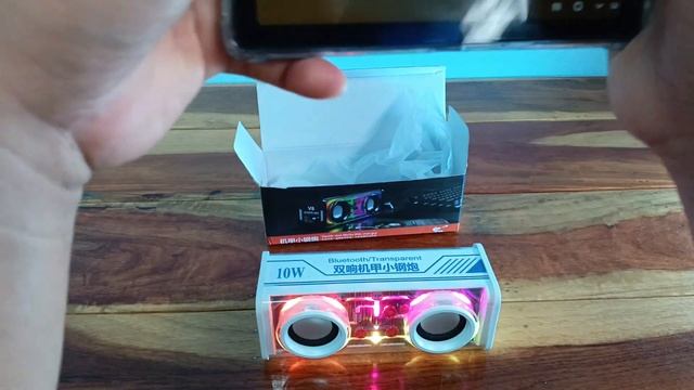 รีวิวแกะกล่อง ลำโพงบลูทูธ รุ่น v8 (unboxing v8 Bluetooth speaker) смотреть онлайн