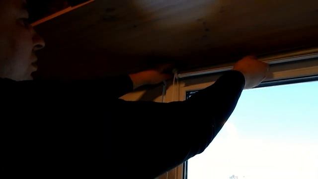 Рулонная штора. Рольштора блэкаут. Засветы на шторах не слепят в глаза а в комнате темно смотреть онлайн