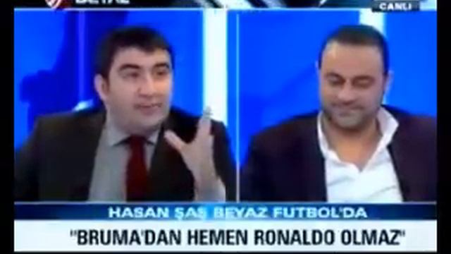 Ümit Özat ve Hasan Şaş'ın Esprili Konuşması. смотреть онлайн
