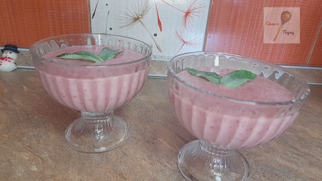 Клубничный молочный коктейль ( смузи ) смотреть онлайн