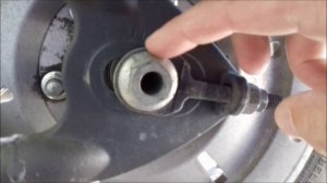 Проверка натяжения ремня на мотоцикле KAVASAKI VN 900