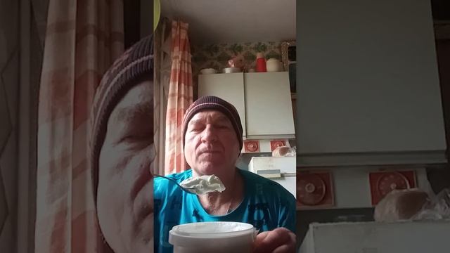На обзор сметана "Приятного аппетита" из магазина светофор смотреть онлайн