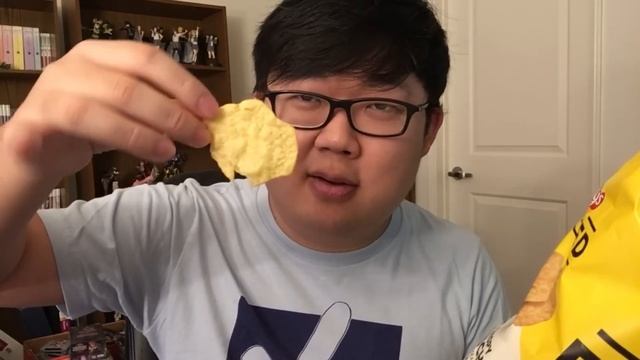 Let's Try 30 DIFFERENT LAY'S POTATO CHIPS смотреть онлайн
