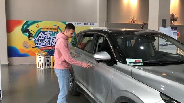 Знакомство с Weltmeister EX6 plus чемпионом мира за 2 9 млн р на одной зарядке 500 км смотреть онлайн