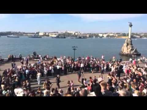 Испанский вальс - Первый бальный флешмоб в честь Дня Победы смотреть онлайн