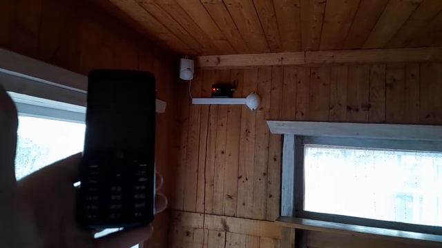 Проводная GSM сигнализация с питанием от автомобильного аккумулятора установлена на даче. смотреть онлайн