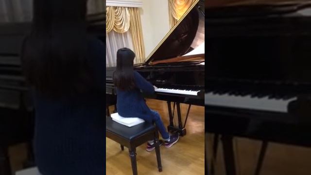 Nuray Aliyeva - Schumann - Arabesque in C major, Op 18 смотреть онлайн