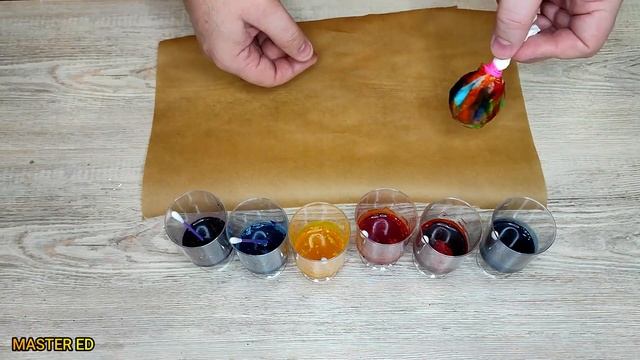 Как покрасить яйца на ПАСХУ, ЛУШИЙ СПОСОБ!! Оригинально, Красиво и Необычно смотреть онлайн
