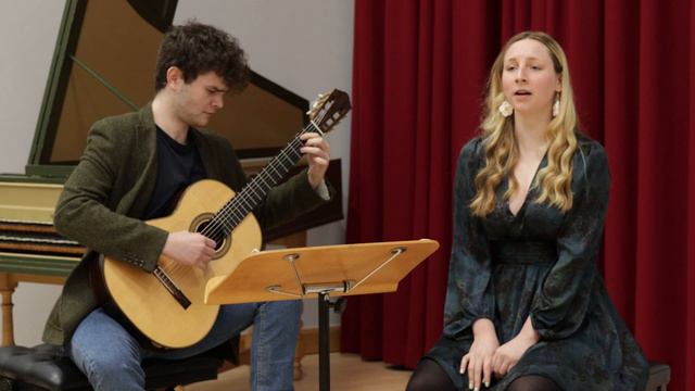 Jai Descendu by Mátyás Seiber (Amy Karensa Morris - Mezzo Soprano and Finlay Hay - Guitar) смотреть онлайн
