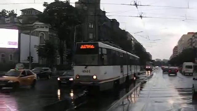 Tramvaiul V3A-2S-93 4044 pe Retragere catre Depoul Victoria смотреть онлайн