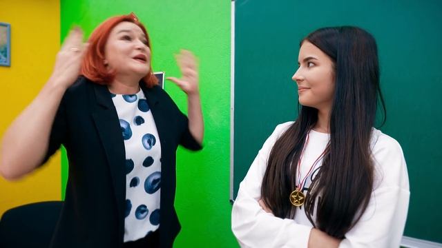 МАША ПРОУЧИЛА СТАРШЕКЛАССНИЦ! смотреть онлайн