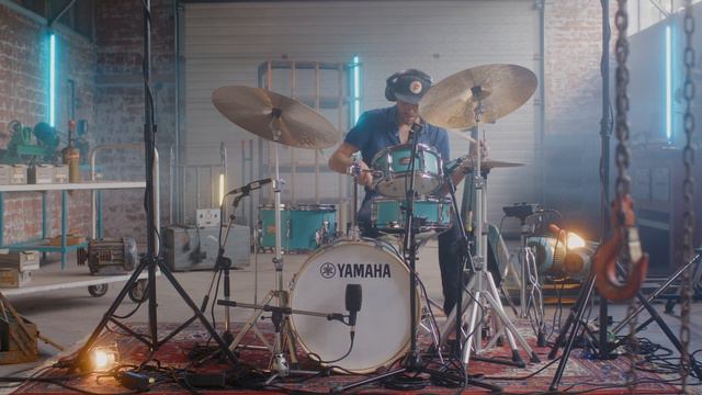 Yamaha | Lean Robbemount | "Drums & Delay" Performance смотреть онлайн