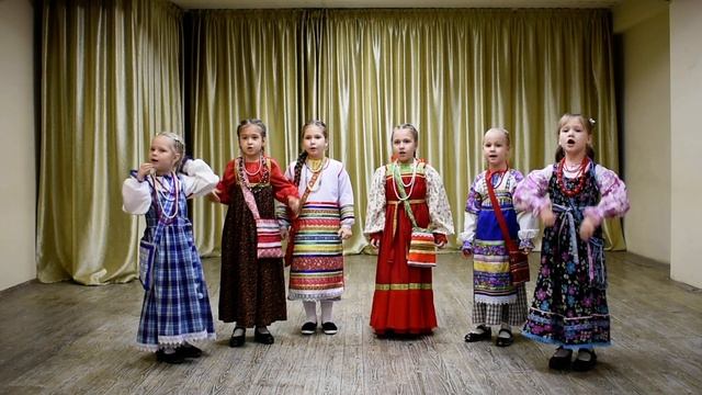 Образцовый фольклорный ансамбль "Варенька" (1 класс) Земляничка ягодка смотреть онлайн