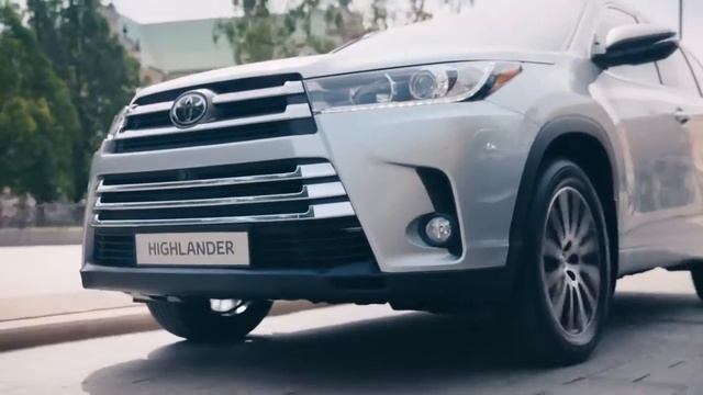 Новый Toyota Highlander смотреть онлайн