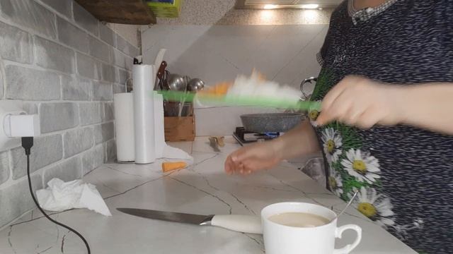 готовим Пшённую кашу с мясом в горшочках смотреть онлайн