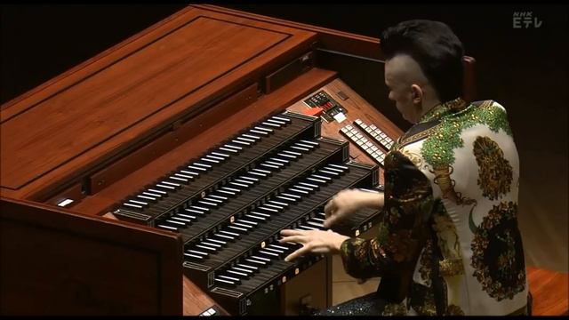 Bach Cello Suite No.1 Prelude － Cameron Carpenter (organ) смотреть онлайн
