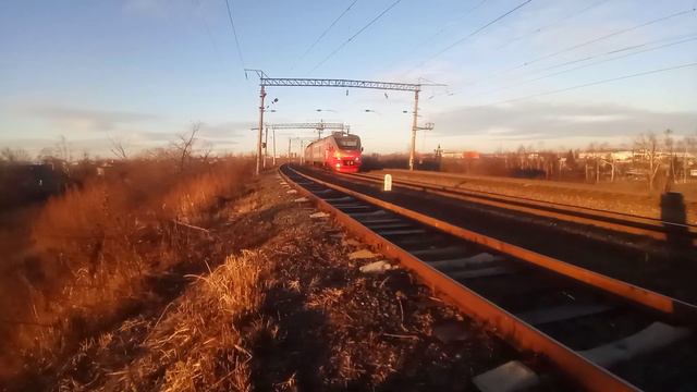 Электропоезд ЭП3Д-0063 сообщением Владивосток-Тихоокеанская. смотреть онлайн