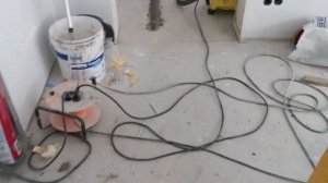 Влажность поверхности перед гидроизоляцией и плиткой. Выравнивающие смеси и стяжки.